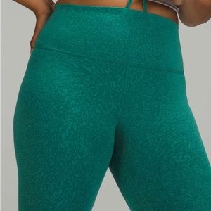 Lululemon Wunder Train HR Crop 23”